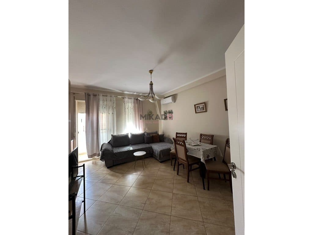 Apartament 1+1 me qira – Pranë Pediatrisë ! 3