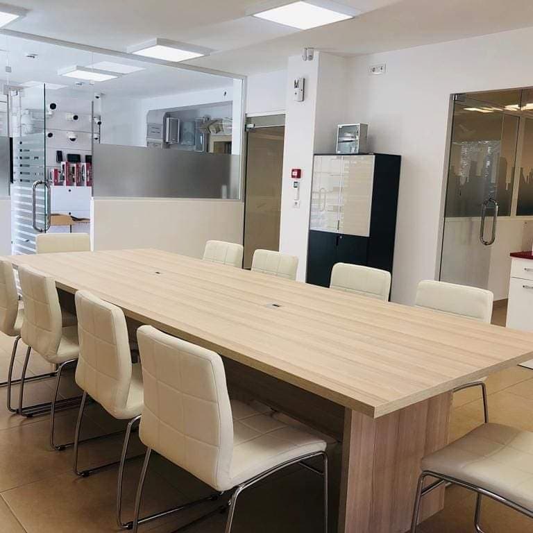JEPET ME QIRA AMBIENT COMERCIAL TEK TREGU ELEKTIK!