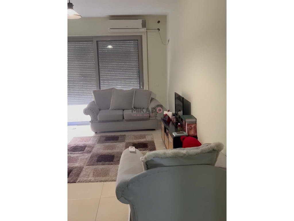 Apartament 1+1 me qira – Komuna e Parisit !