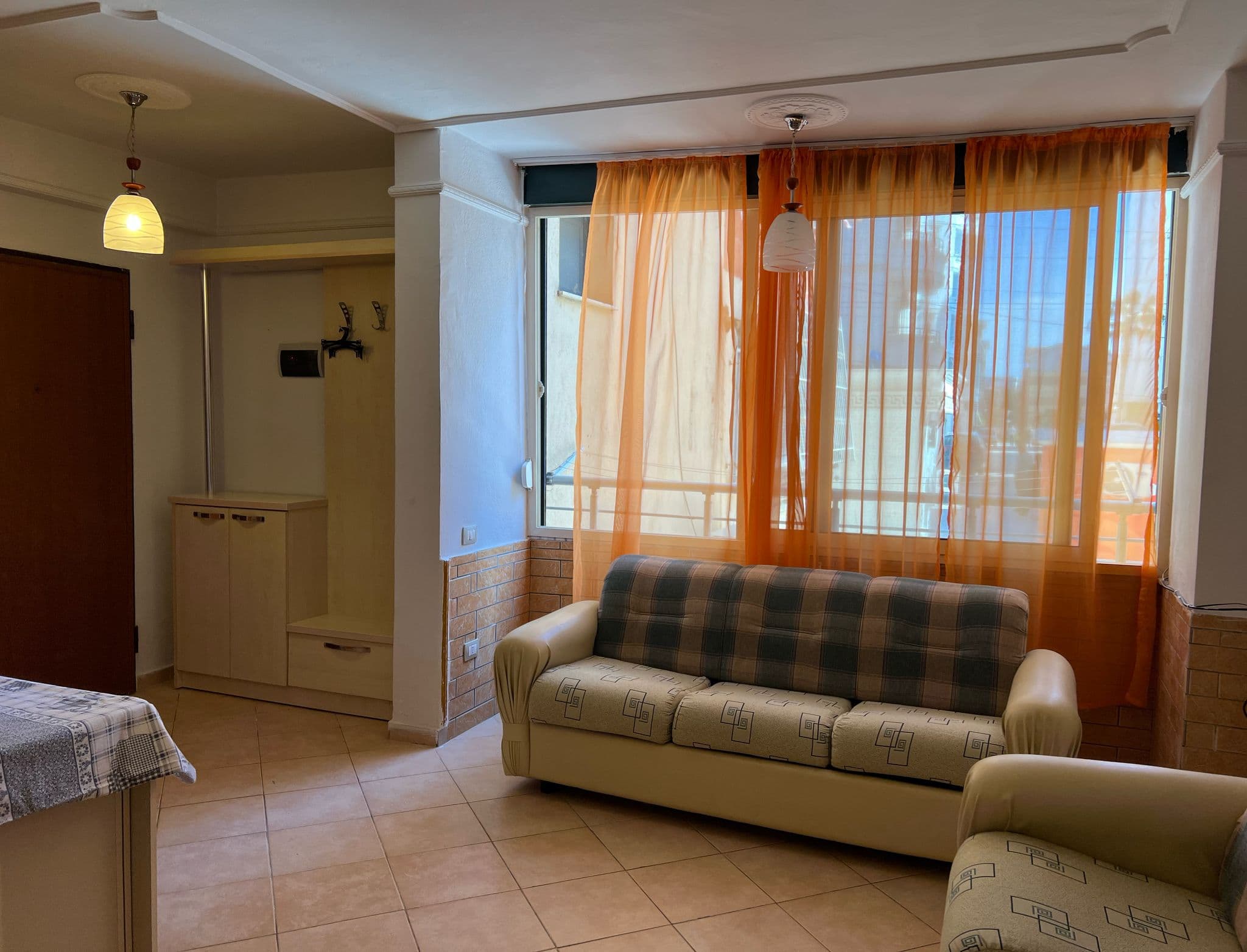 Shitet Apartament 1+1 ne Golem,prane Grand Blue Fafa! 3
