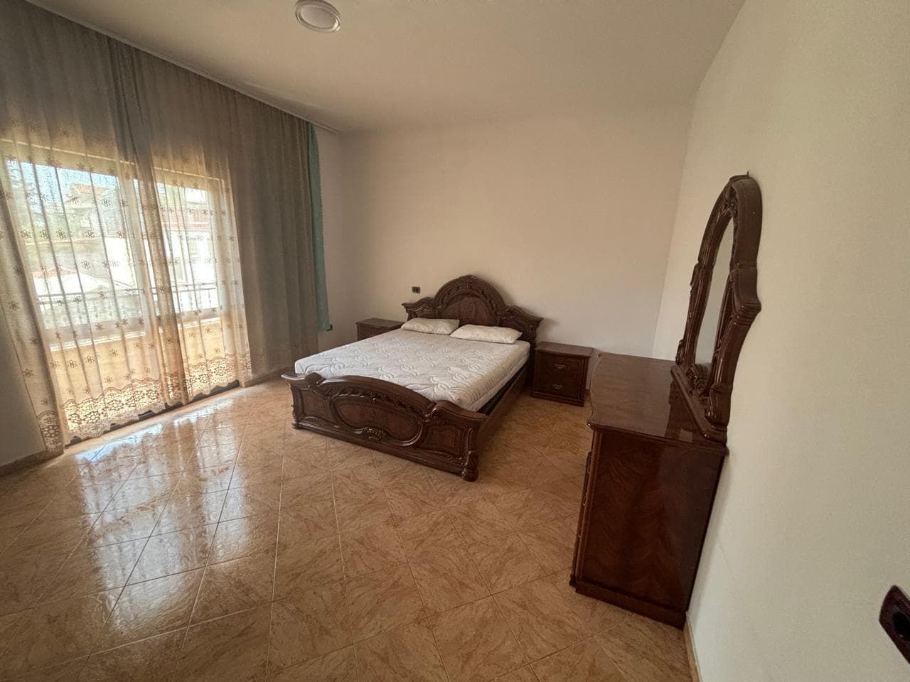 Apartament 2+1 me qira – Tregu Elektrik, Pallati Grand ! 3