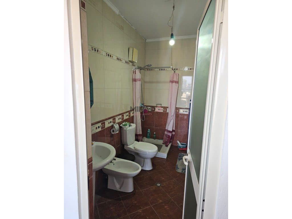 Jepet me qira apartament 2+1 tek Rruga e Barrikadave! 4