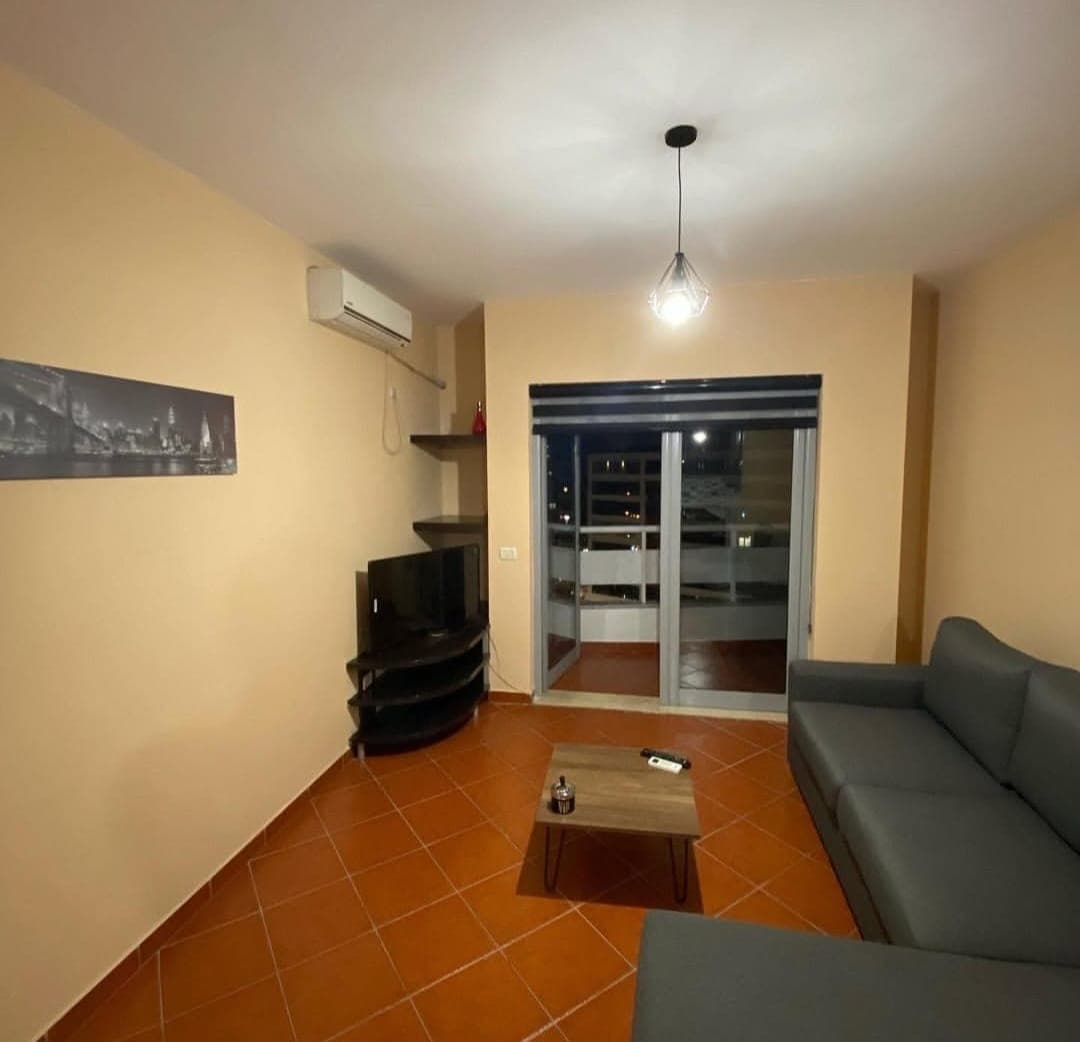 Apartament 1+1 me qira – Pallati me Shigjeta (Pamje nga Lana) ! 3