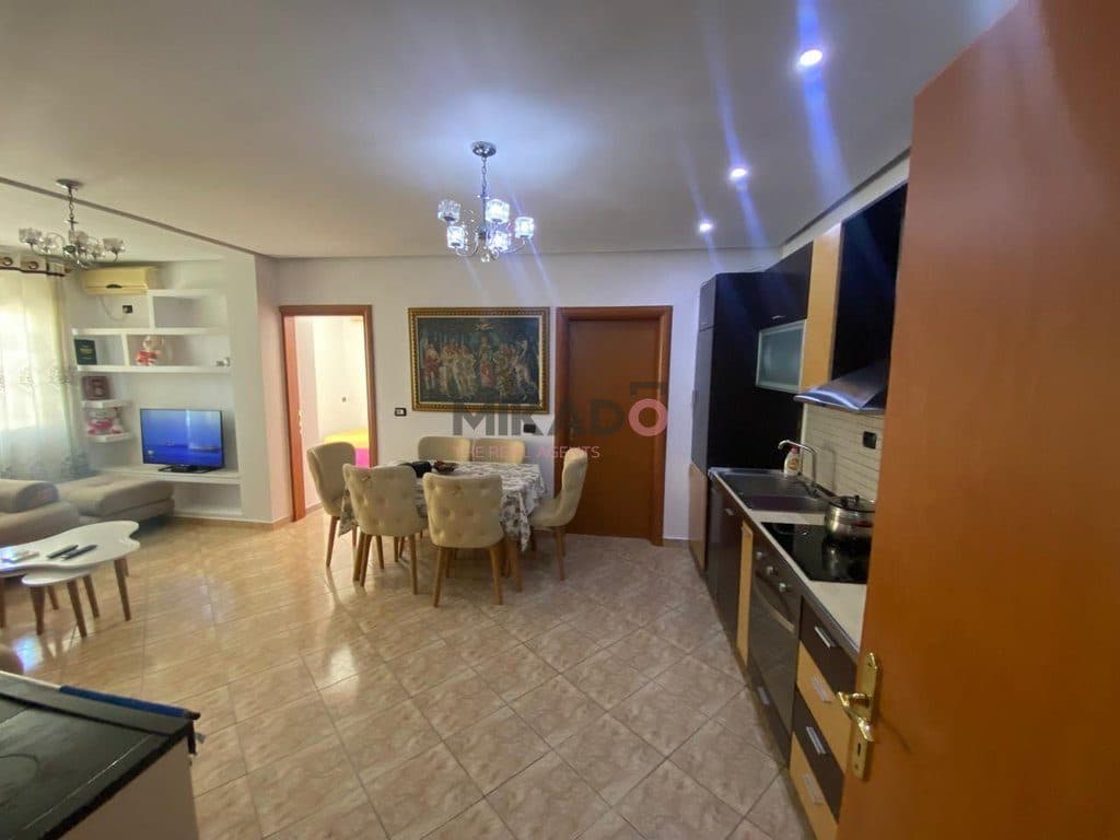 Apartament 2+1 + Ballkon me qira – Yzberisht ! 4