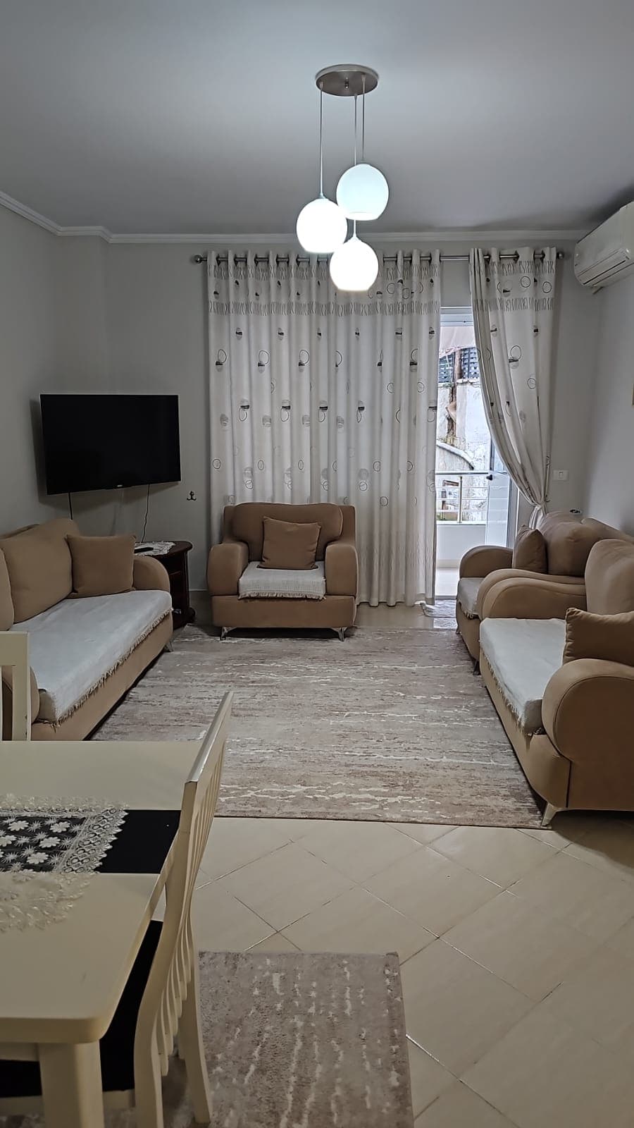 Jepet me Qira Apartament 2+1 – Kodra e Diellit !