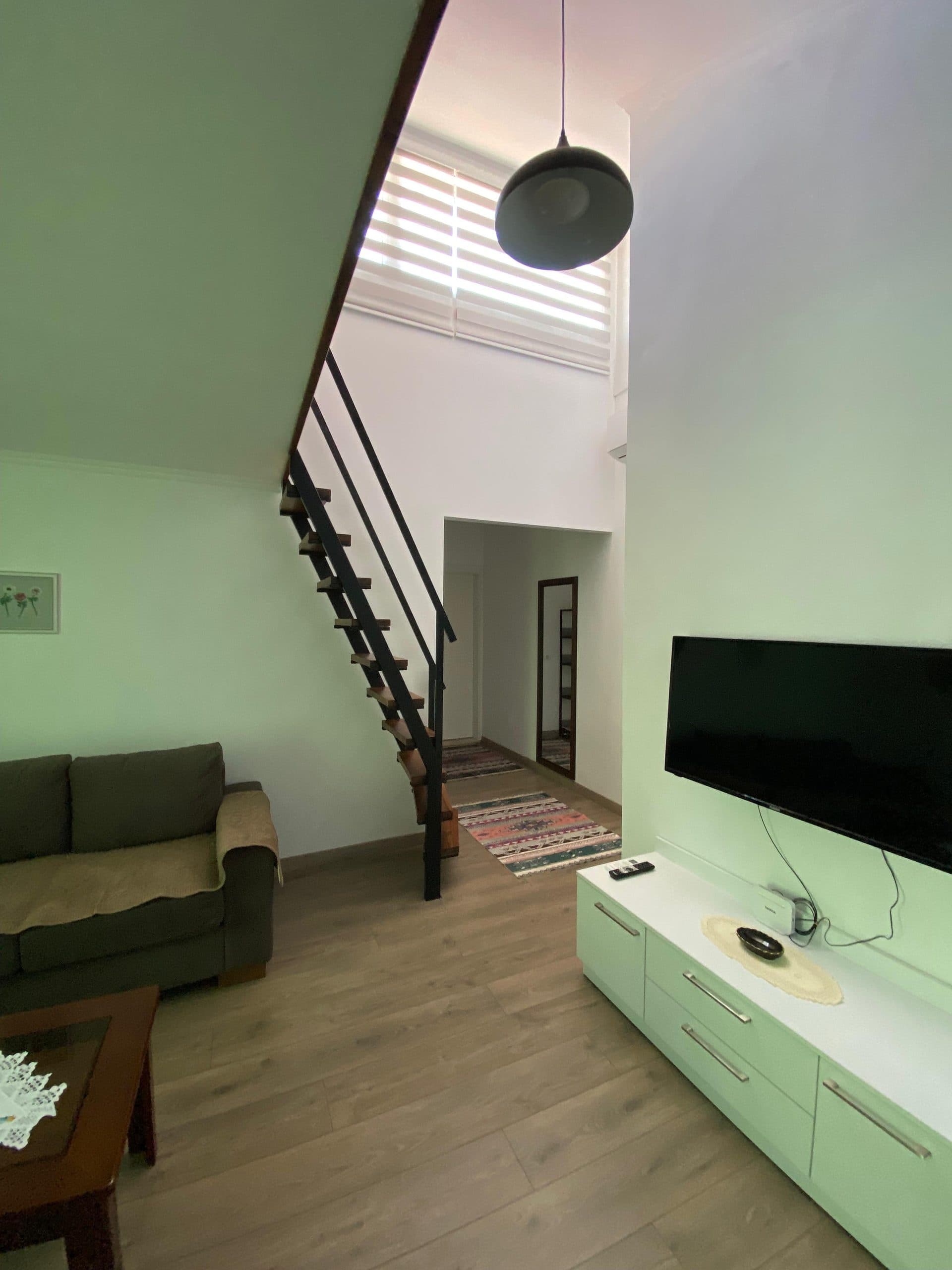 Jepet me Qira Apartament 1+1 tek Rruga e Durrësit ! 4
