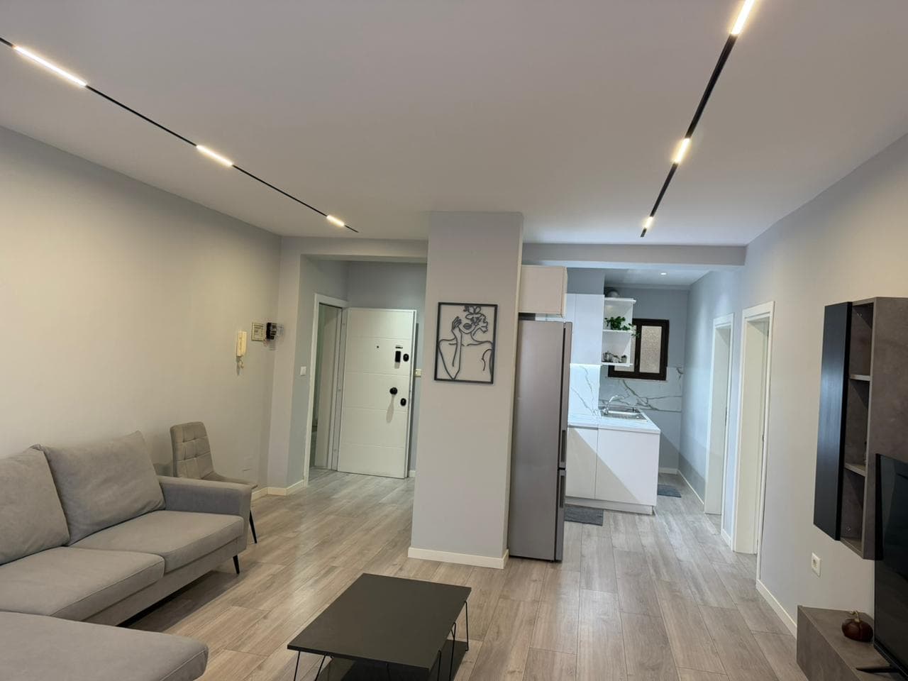 Shitet super apartament 2+1 – Fillimi i Rrugës Frosina Plaku ! 2