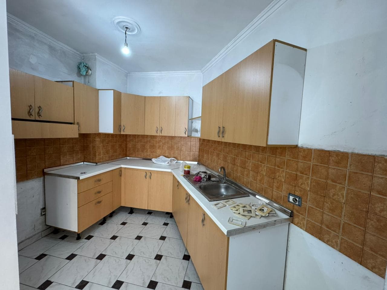 Apartament për Shitje 2+1 + 2 Ballkone – Astir ! 2