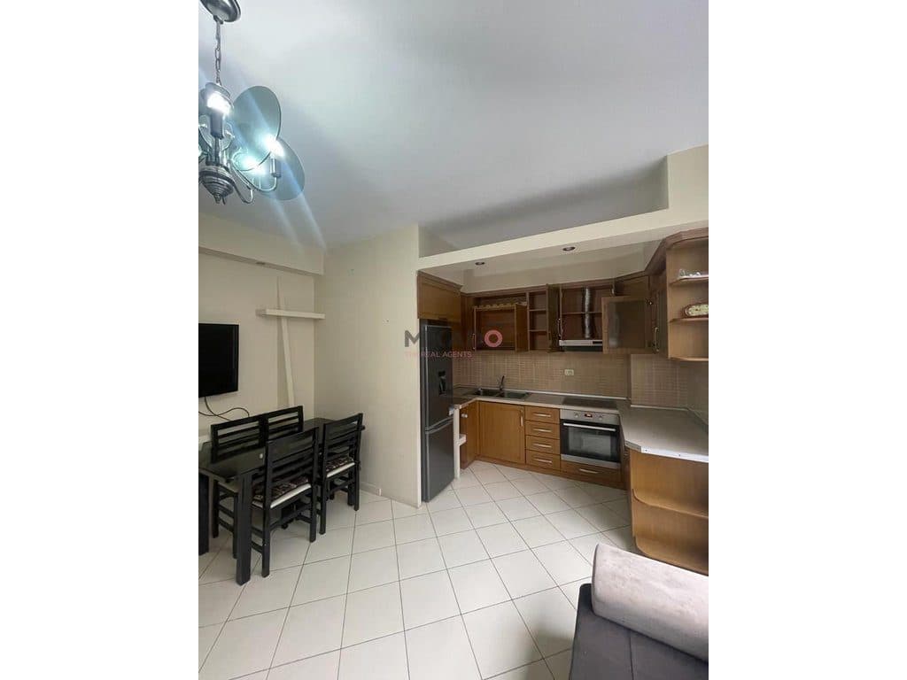 Apartament 2+1+2 + Ballkon me qira – Rruga Teodor Keko, Astir ! 3