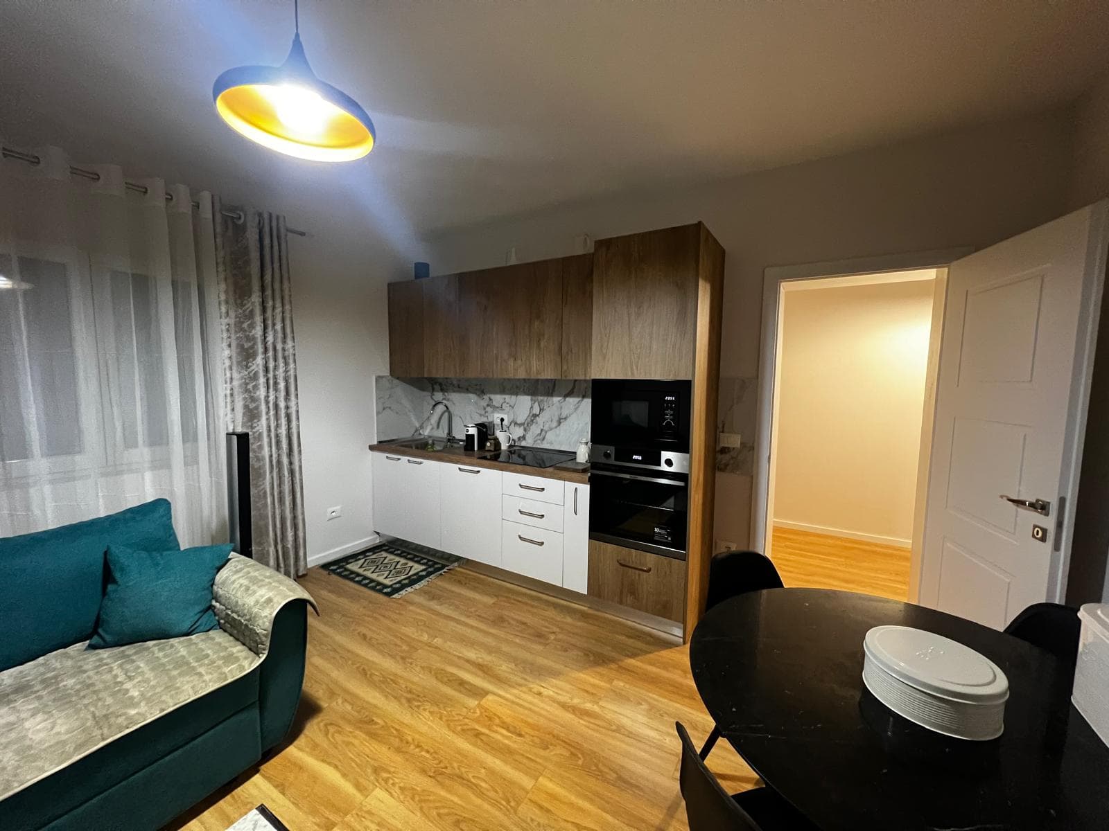 Apartament 1+1 me qira – pranë Shkollës së Baletit !