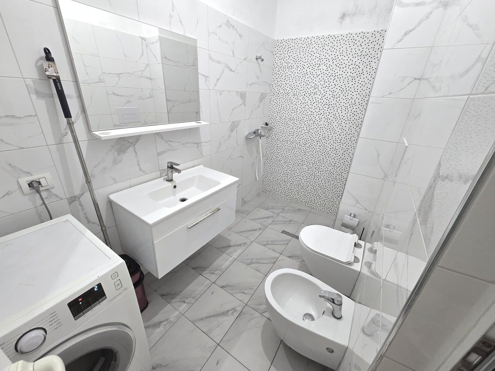 APARTAMENT 2+1 ME QIRA ASTIR ! 4