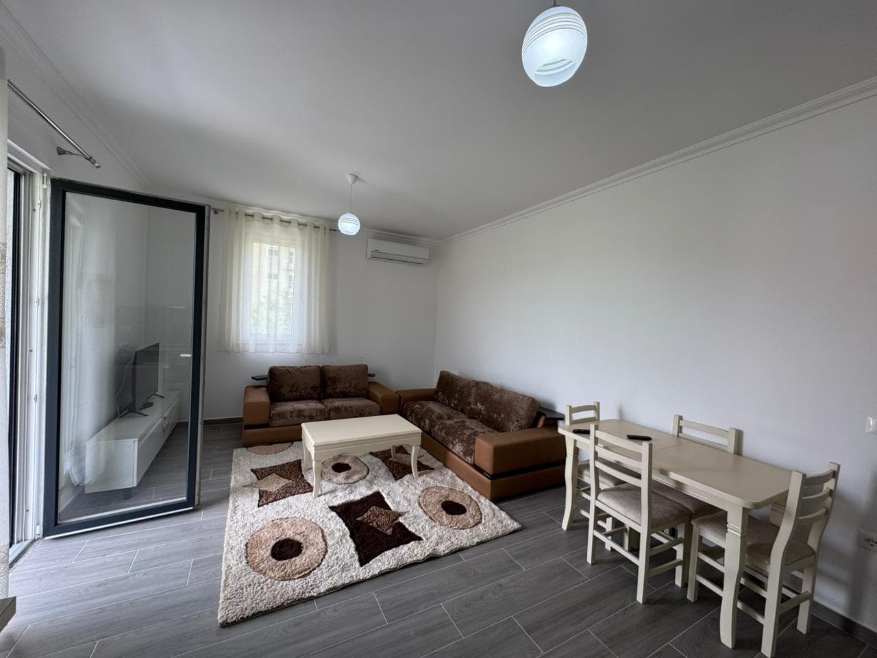 Apartament 2+1 me qira – Kombinat !