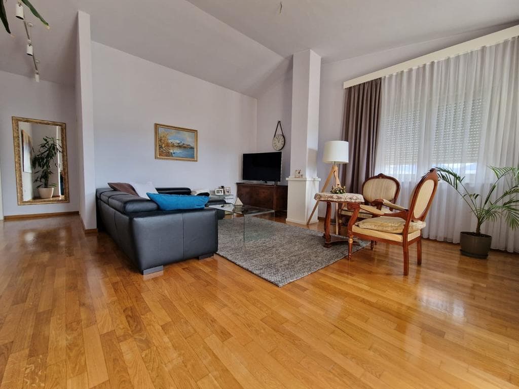 Jepet me Qira Apartament 2+1 ne Sauk! 2