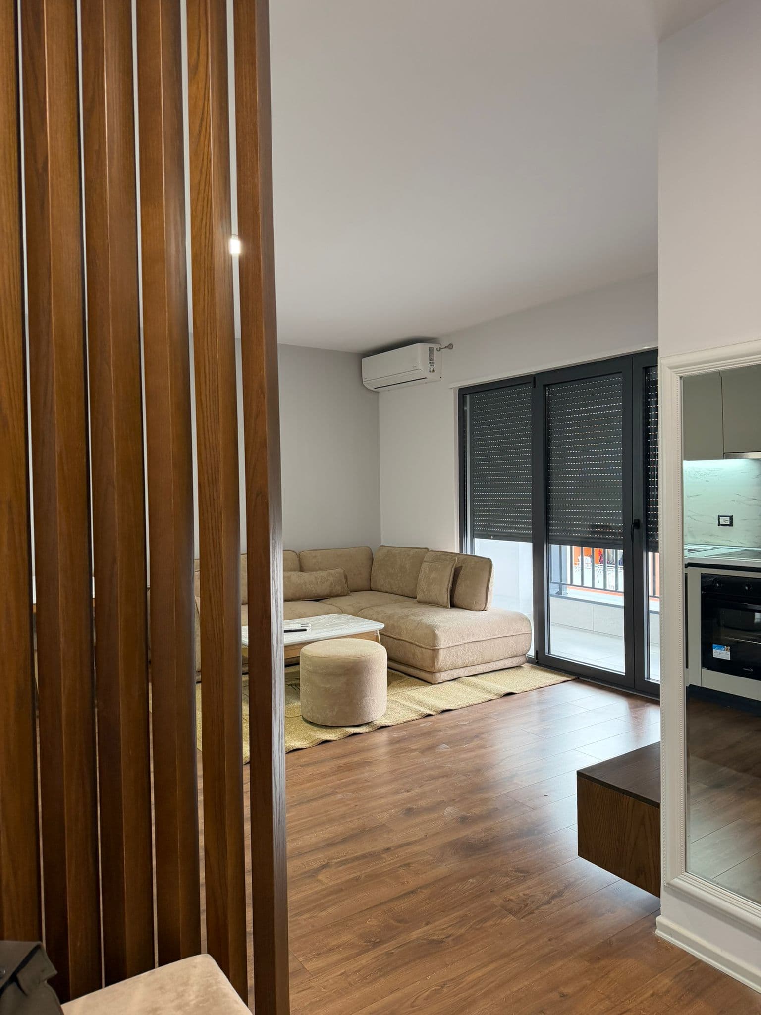 Jepet me Qira Apartament 1+1 – Rruga "Jordan Misja" ! 2