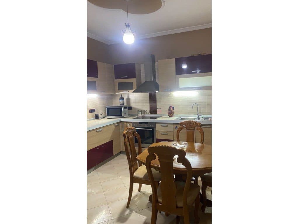 Apartament 1+1 me qira – Rruga e Dibrës ! 3