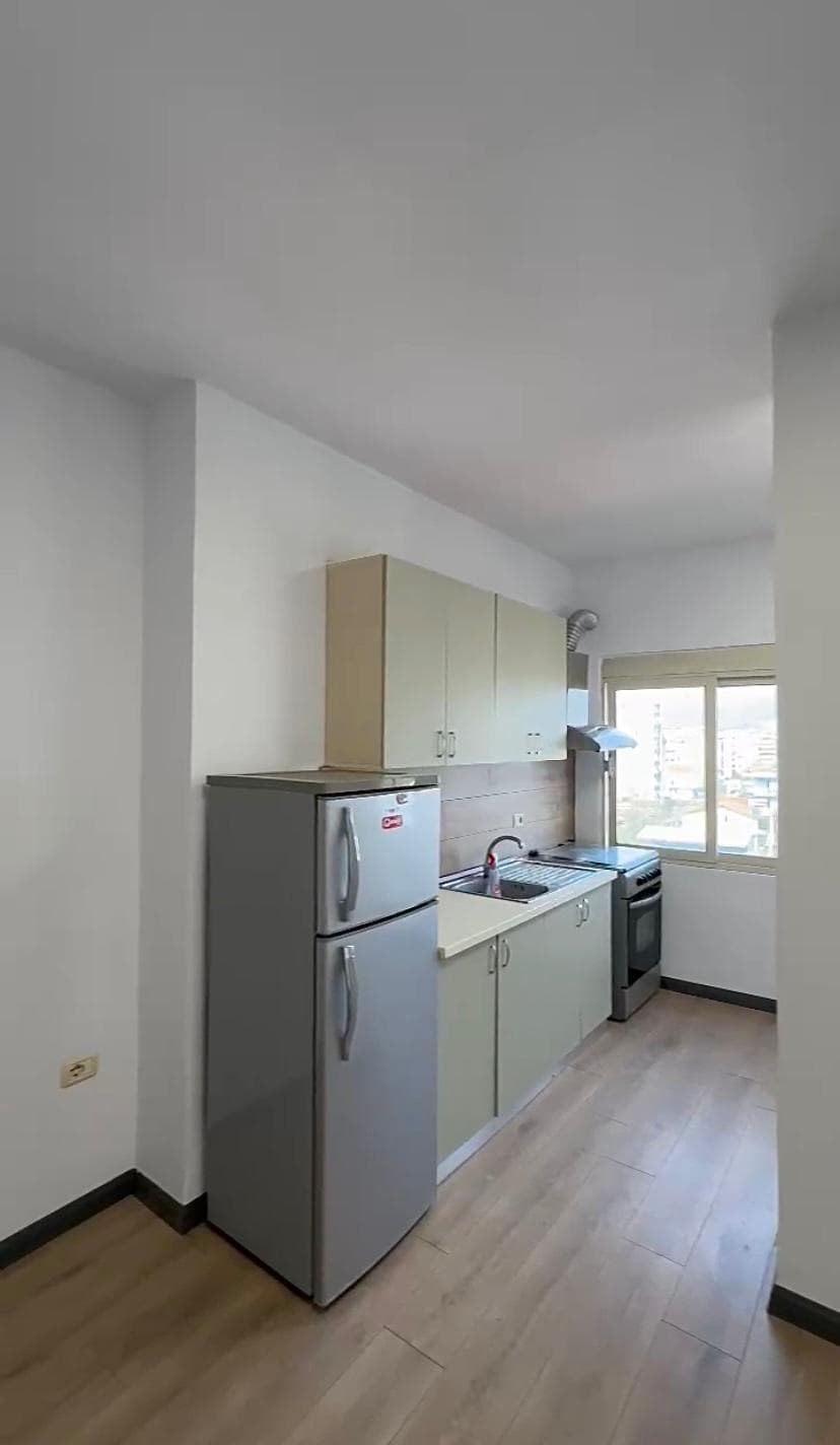 Shitet Apartament 2+1 prane Qendres Kristal!