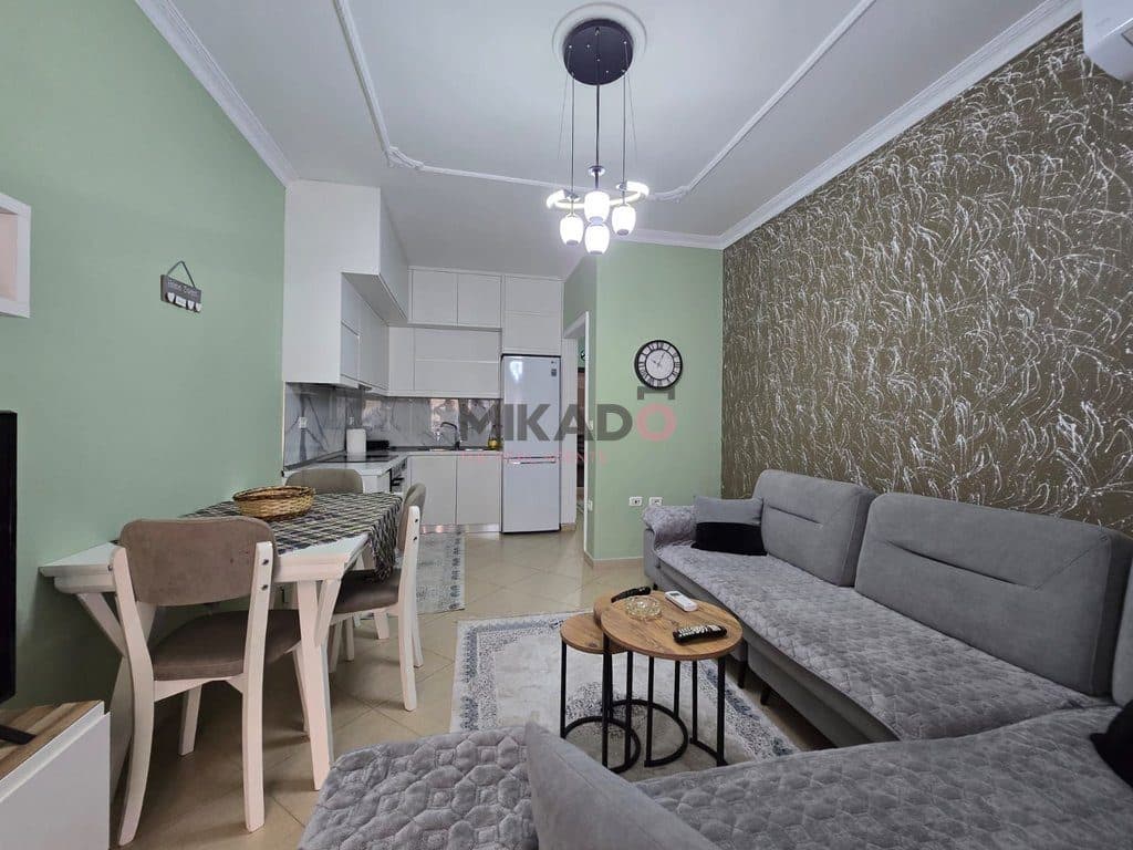 Jepet Apartament 2+1 - Me Qira, Fresk !