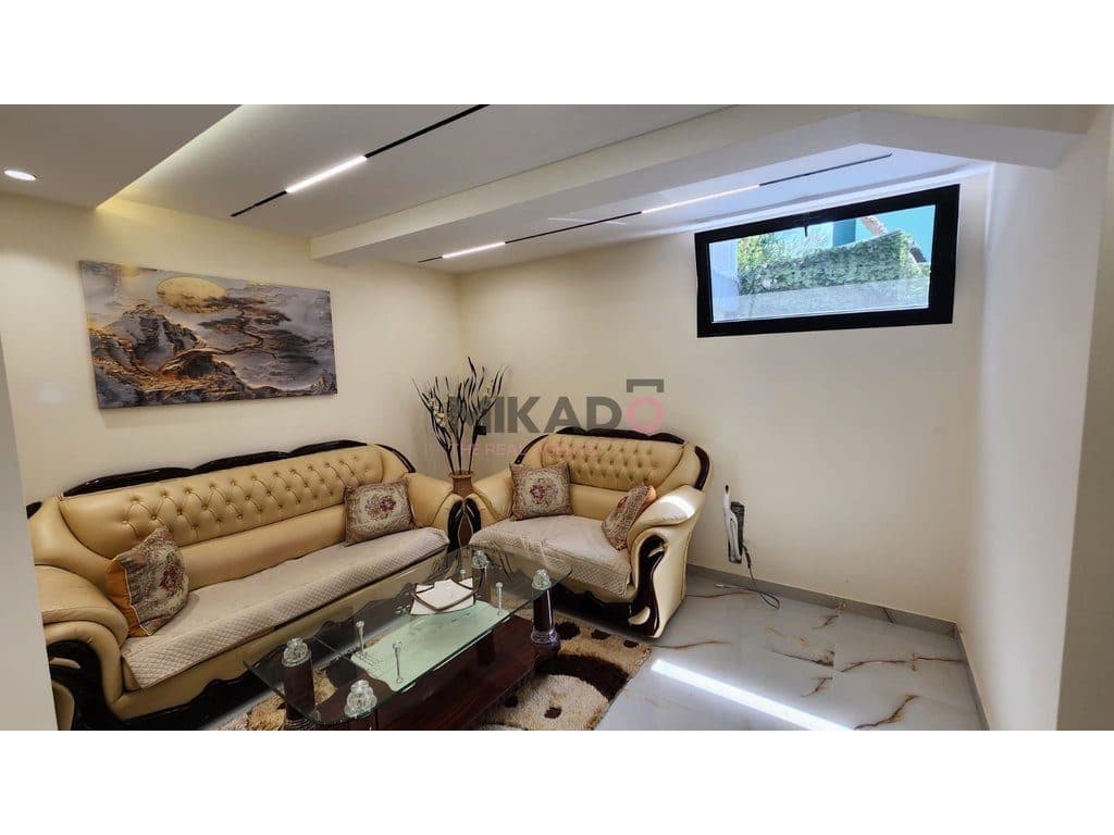 Duplex me qira 2+1+2 – Rruga Pjetër Budi !