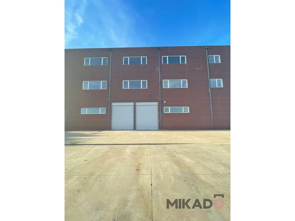 Shitet Ambjent Industrial Super Luksoz ne Durres, Xhafzotaj!!! 2