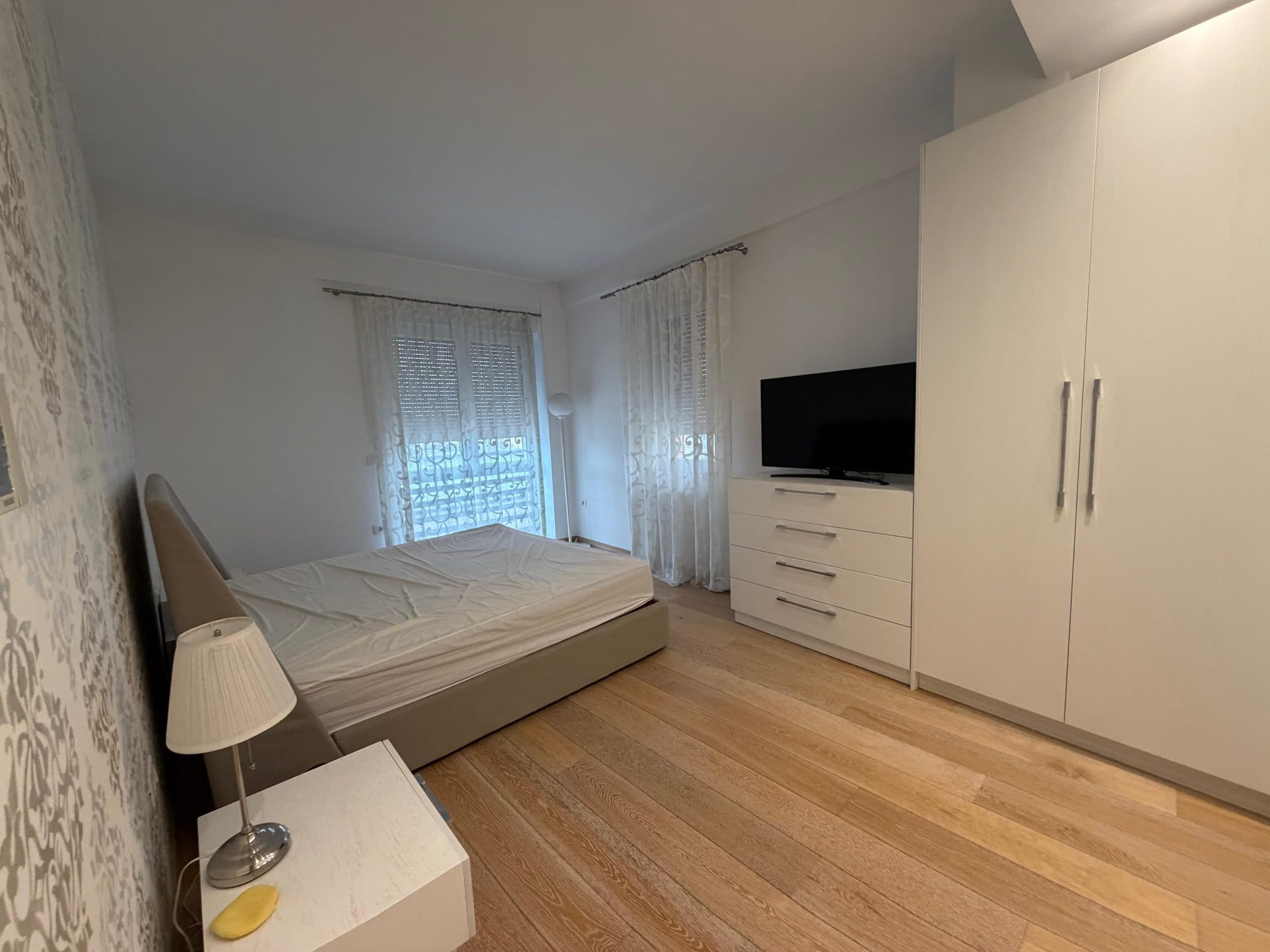 Apartament 3+1+2 me Qira -Rruga e Kavajës! 4