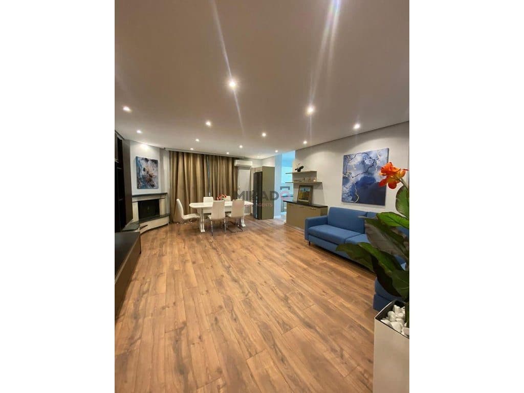 Jepet Apartament Luksoz me Qira – tek Ish Ekspozita!