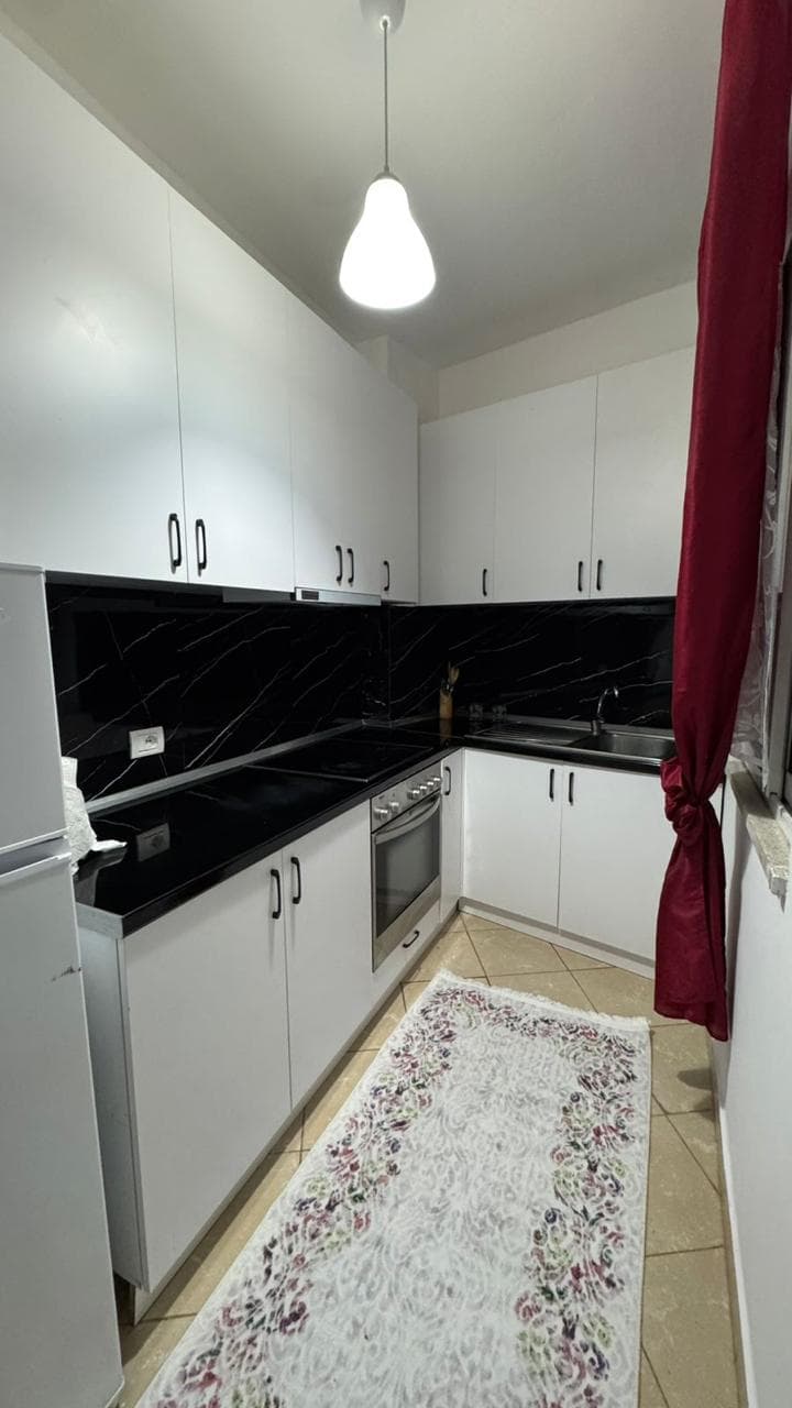 Apartament 1+1 + ballkon me qira ne Astir ! 3