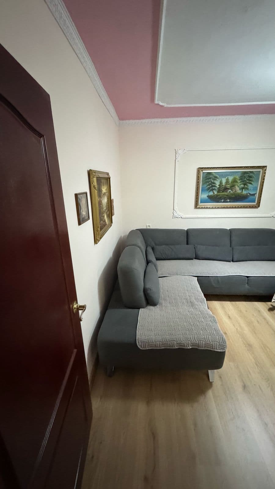 Apartament 2+1 me qira – pranë Komisariatit Nr.4, Rr e Dibrës!