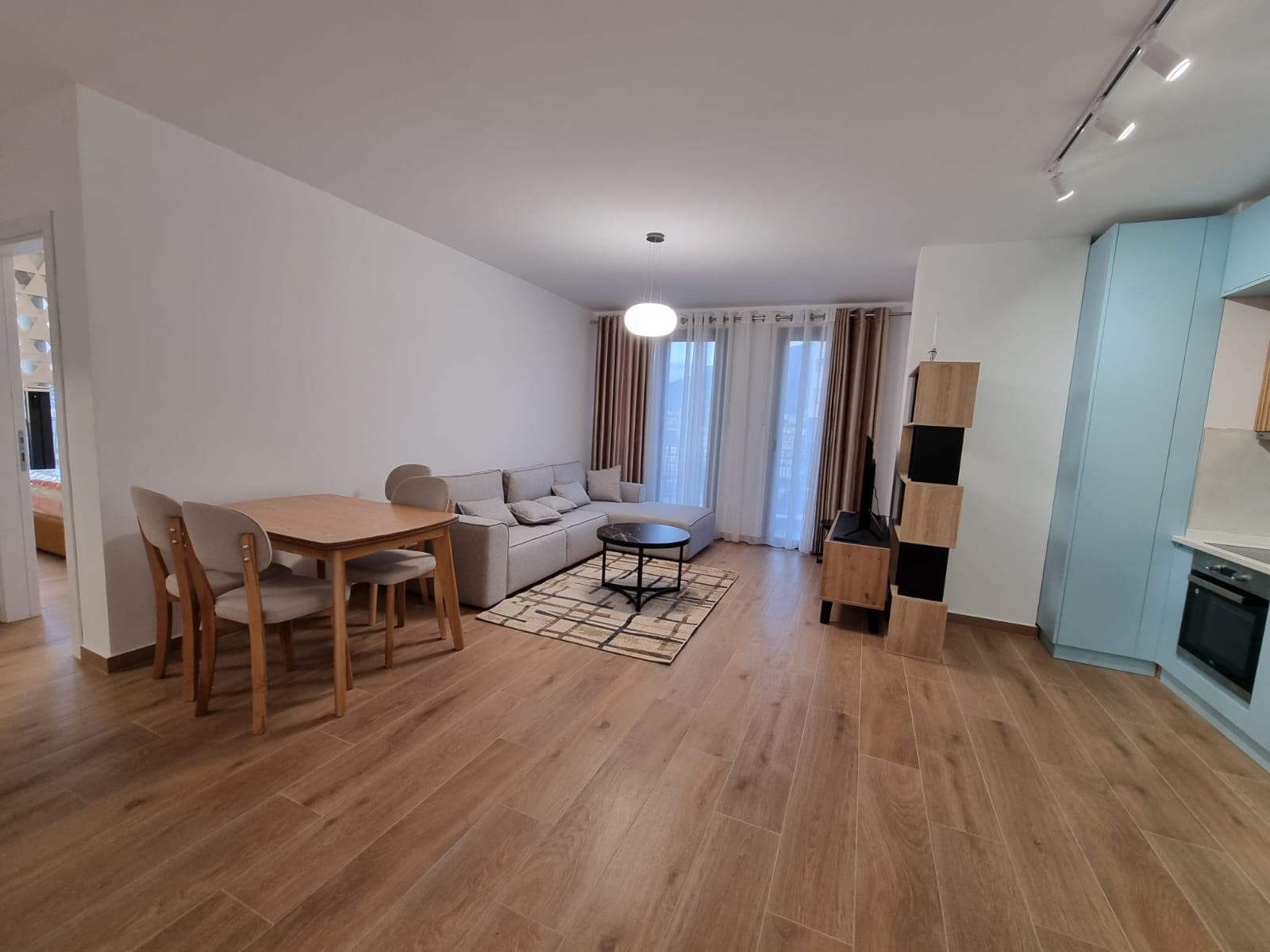 Apartament 2+1 me qira – Kompleksi Zirkon 📍 Pranë QSUT ! 2