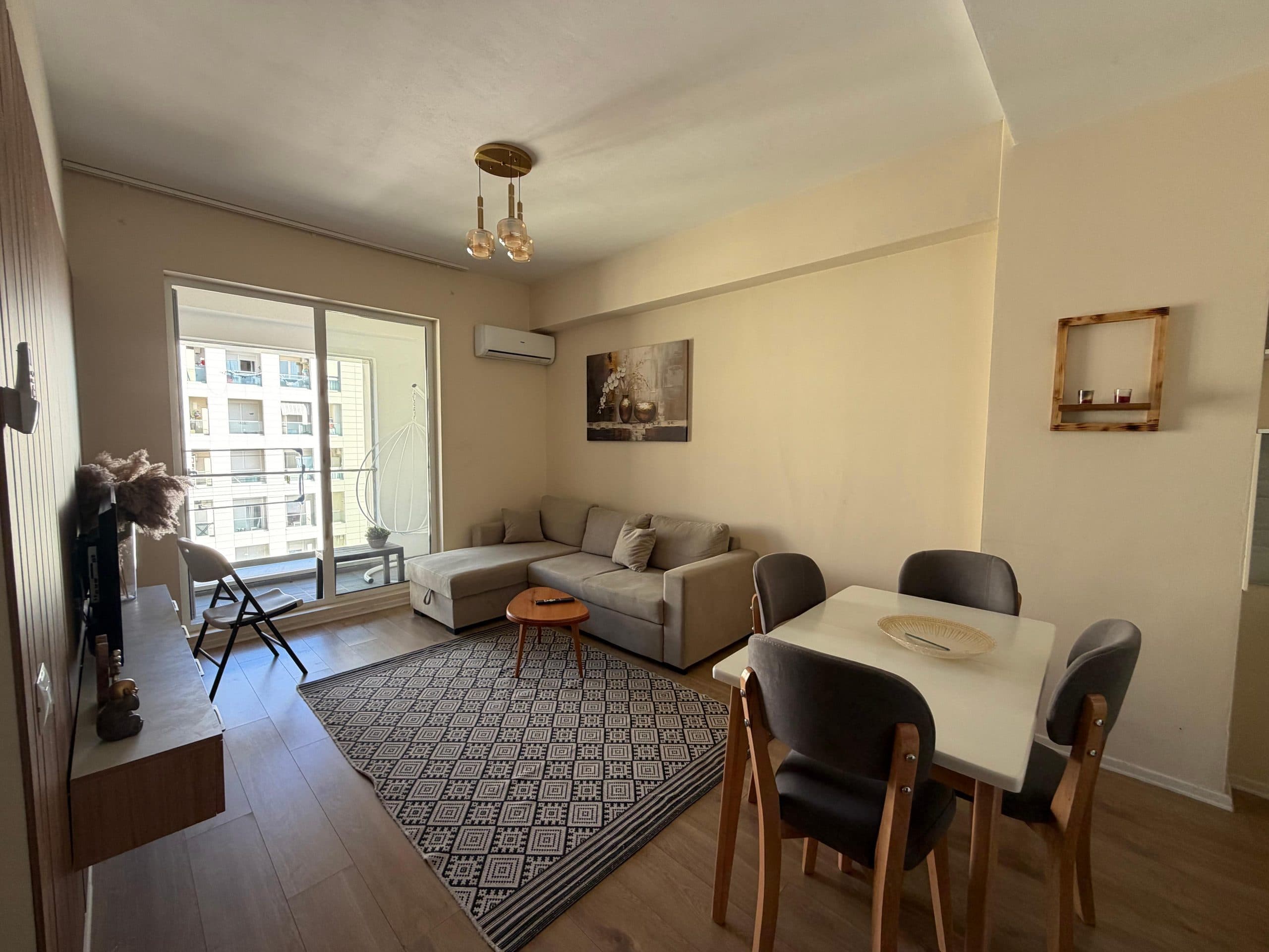 Apartament 2+1+2 + Ballkon me qira – Siri Kodra !