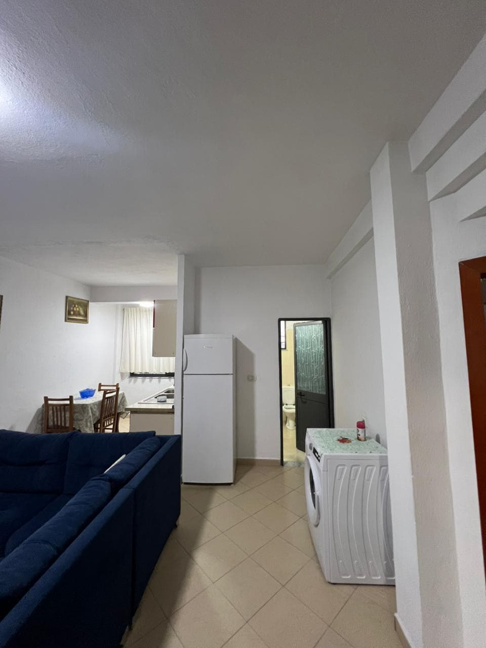 Jepet Apartament me Qira 1+1 - Rruga 5 Maji ! 4