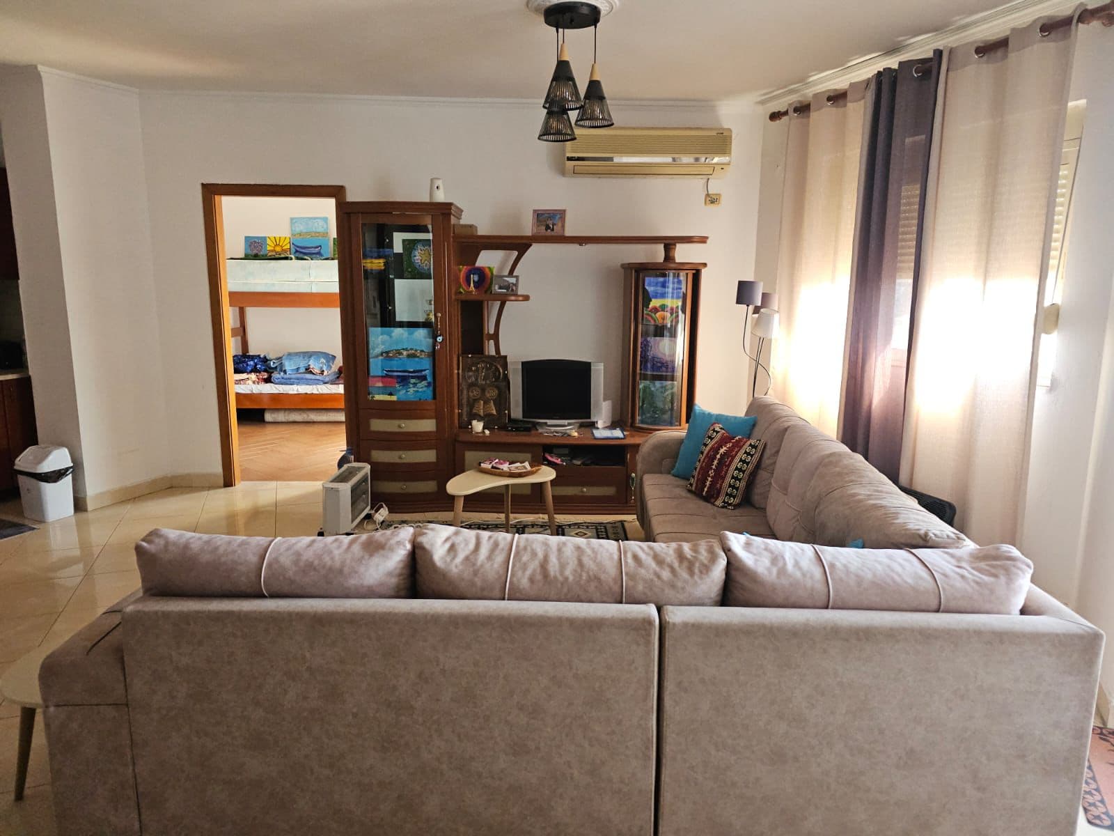 Jepet me qira apartament 2+1 tek Rruga e Barrikadave! 3