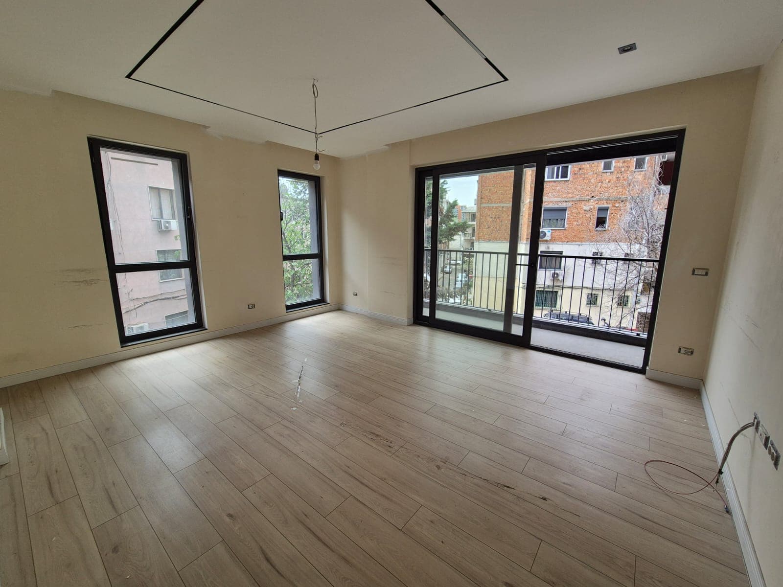 Shitet apartament 2+1+2 tek ATSH-ja! 3