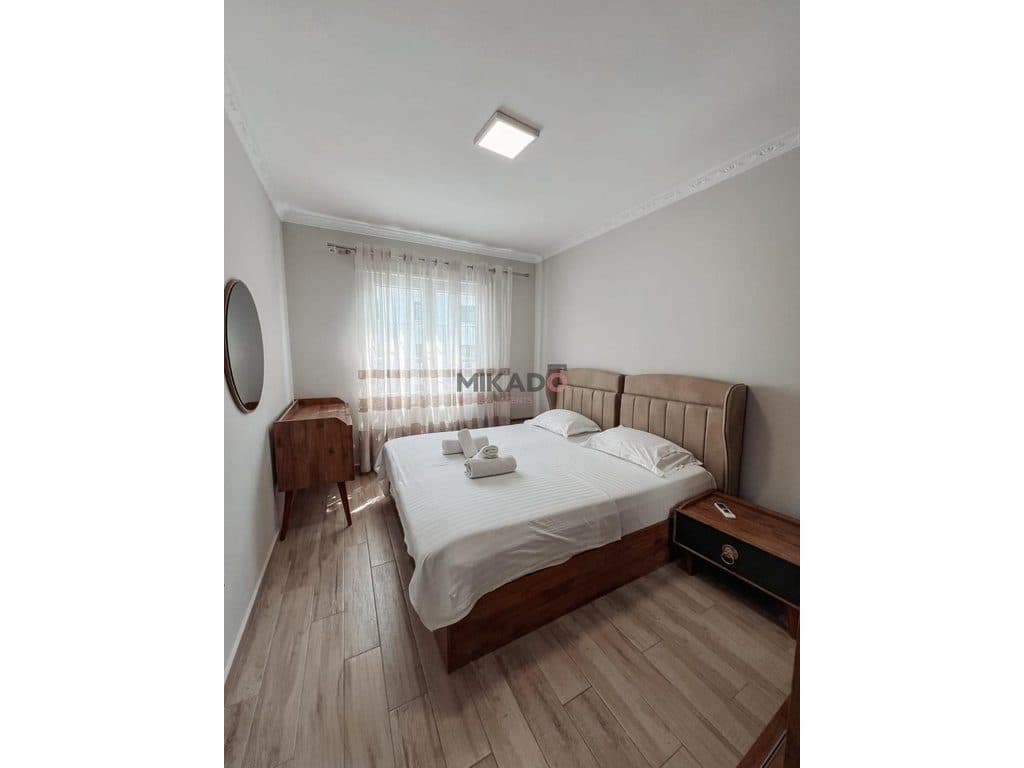 Jepet apartament bosh 1+1 me qira ne zonen e 5 Majit 3