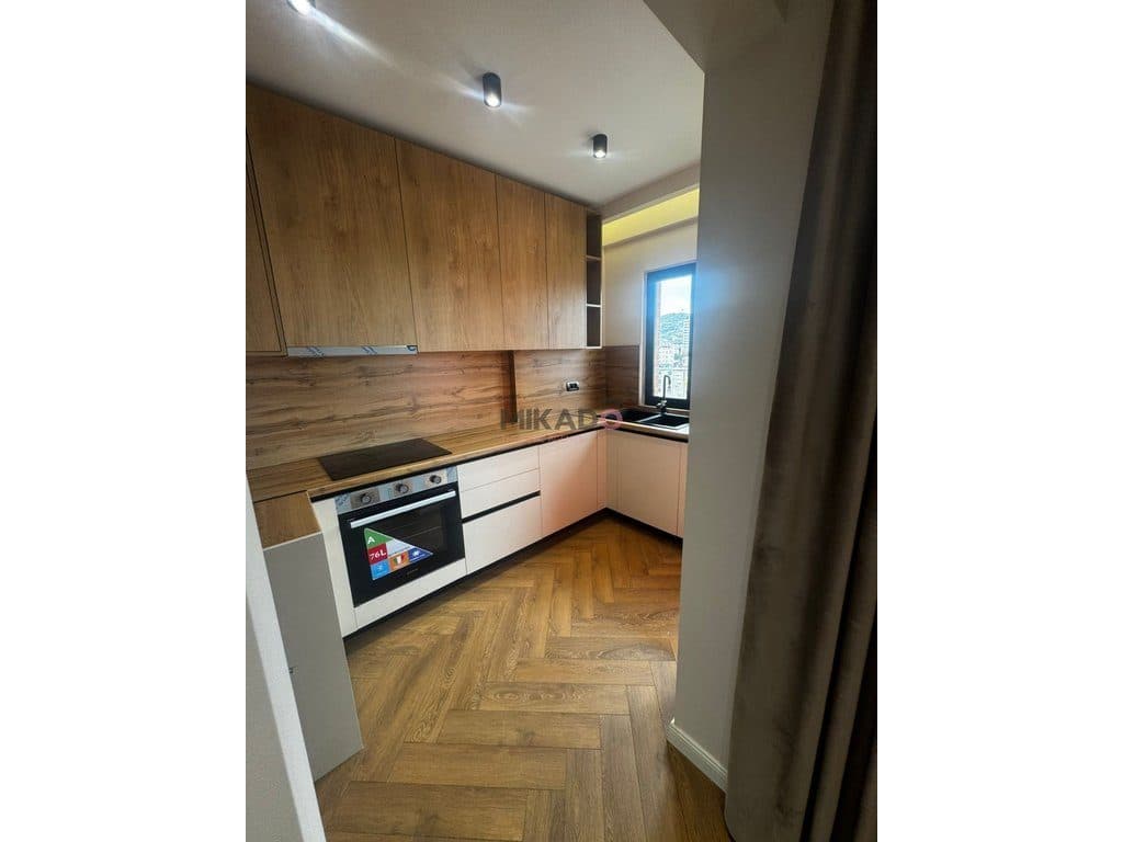 Shitet apartament 2+1 + garderobë – përballë Delijorgjit ! 3