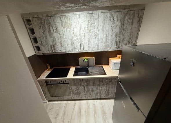 Jepet me Qira Apartament 1+1 me Verandë – Medrese!! 3