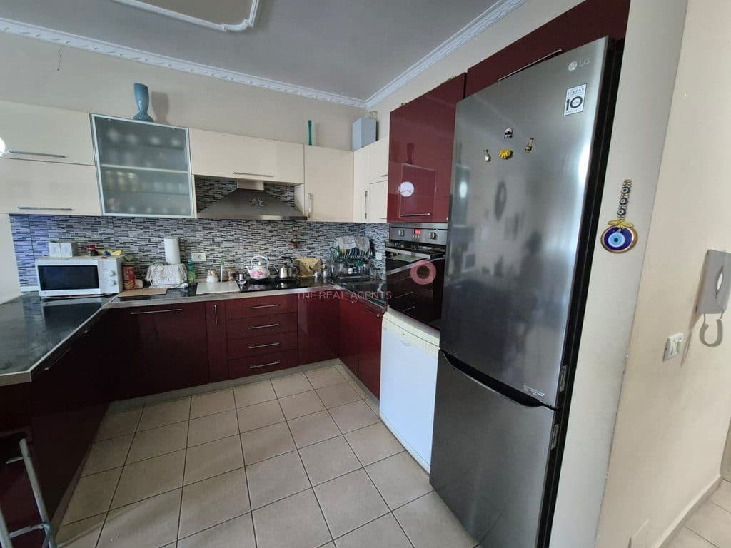 Shitet apartament 2+1 tek Liqeni i Thate! 2