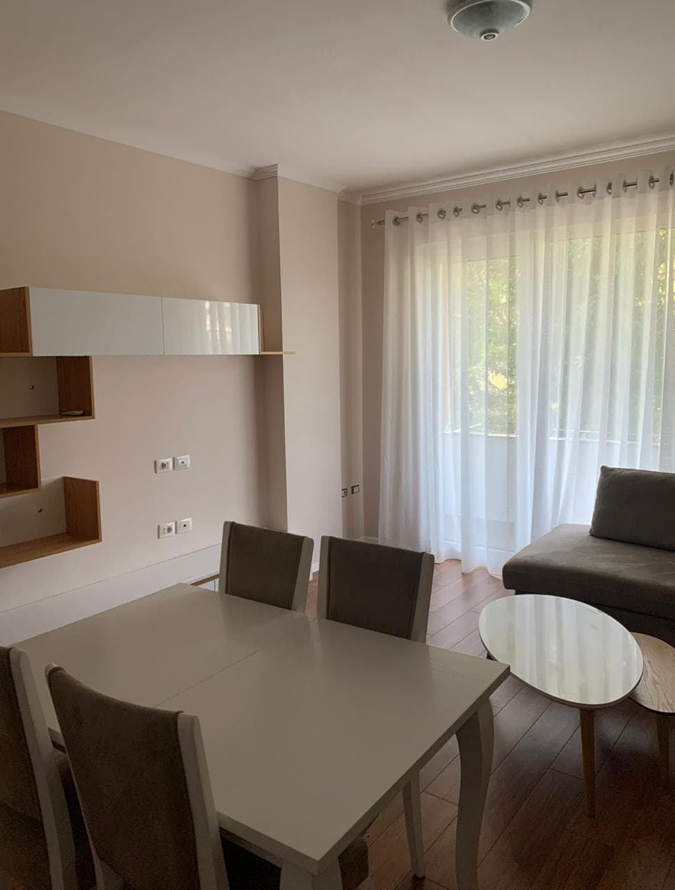 Jepet me Qira Apartament 1+1 tek Kopshti Zoologjik! 2