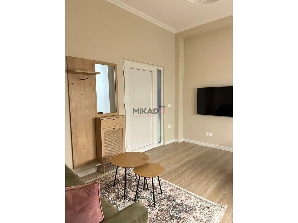 Jepet me Qira Apartament 1+1 - Pranë Spitalit “Nënë Tereza” ! 2