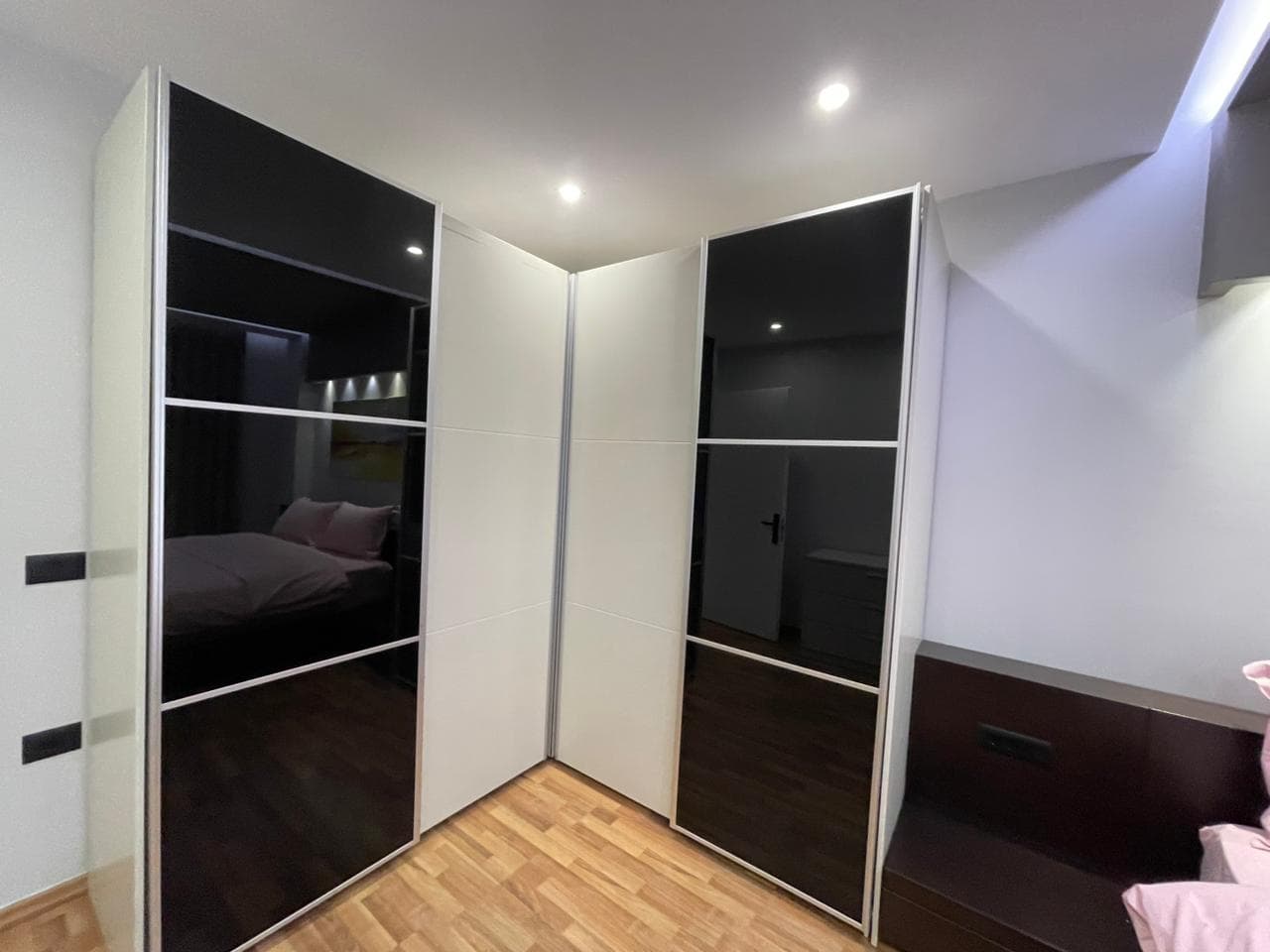 Jepet me Qira Apartament 2+1+2 tek Rruga e Elbasanit! 4