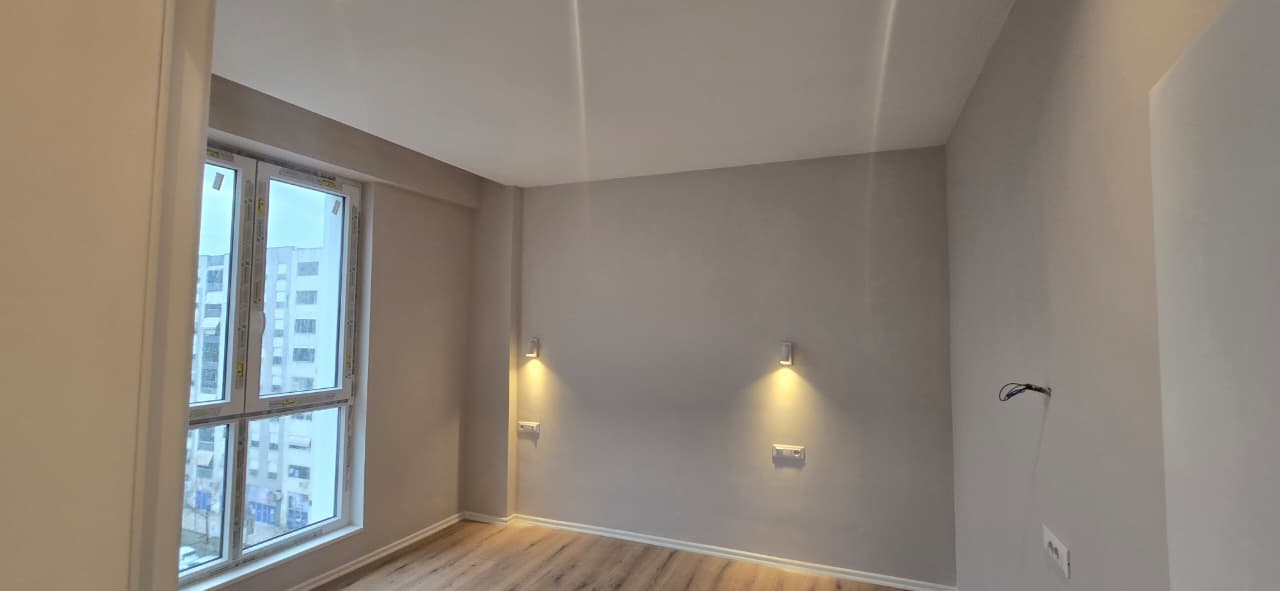 🏢 Jepet me Qira Apartament 1+1 për Zyra – Komuna e Parisit ! 3