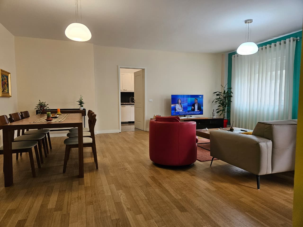 Jepet me Qira Apartament 3+1+3 + Post Parkimi ne Residencen Touch of The Sun!