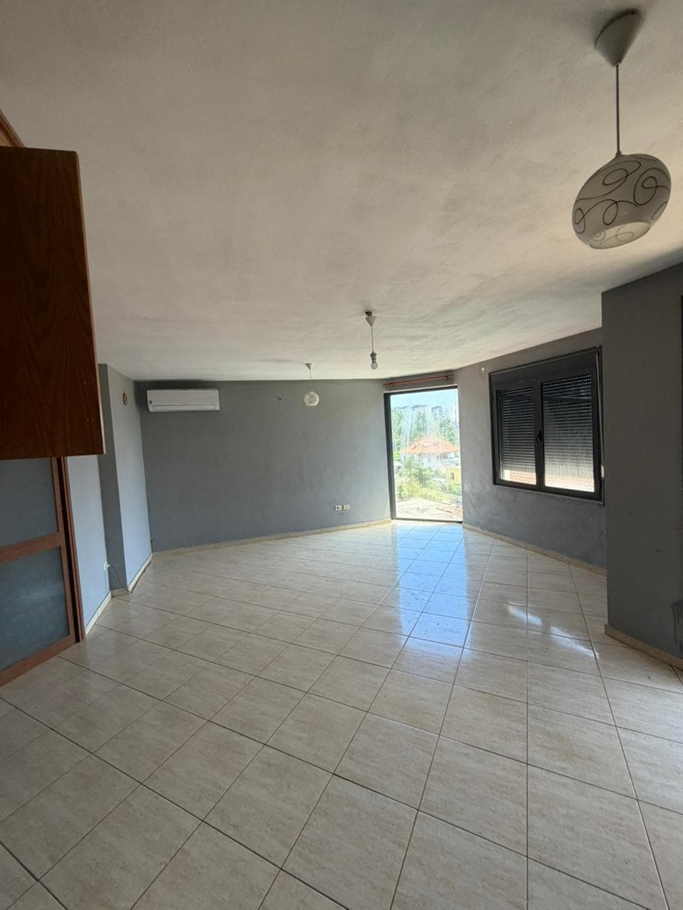 Apartament 3+1 me qira – Astir (bosh) !
