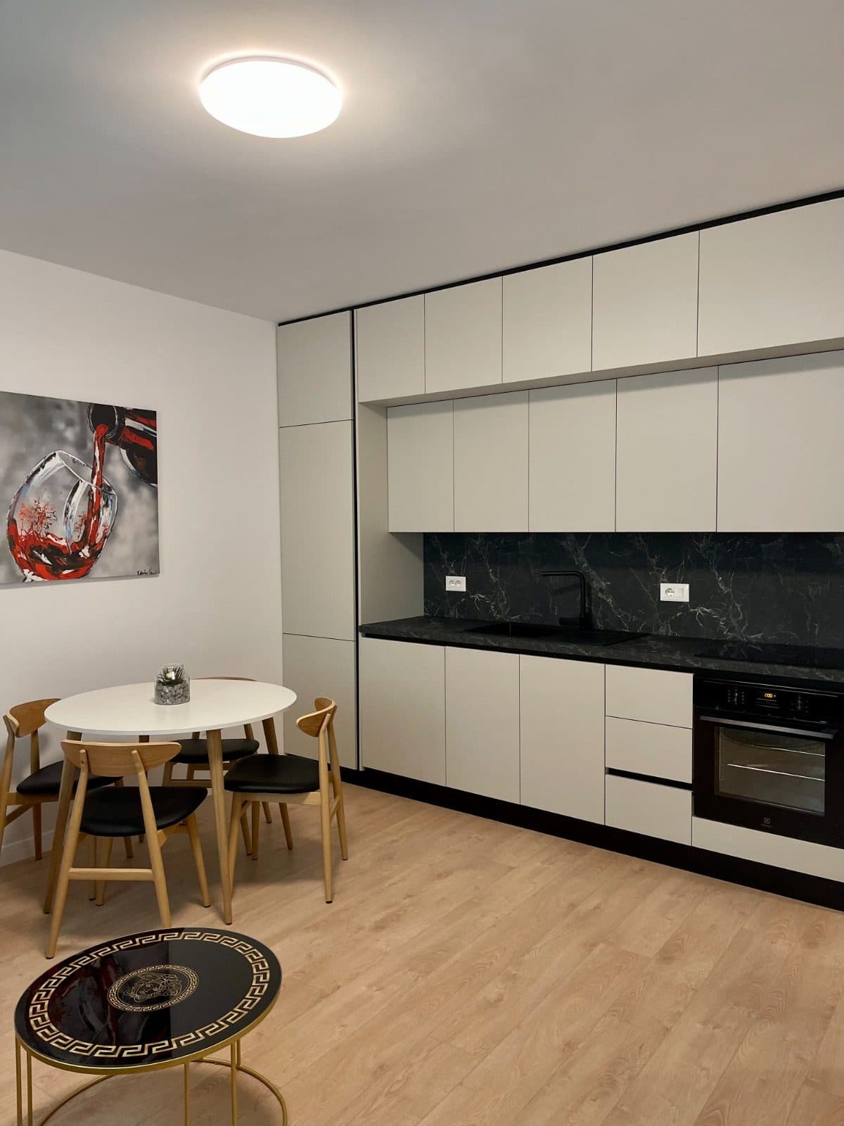 Jepet Apartament modern 2+1 me qira – Rruga e Kavajës ! 3