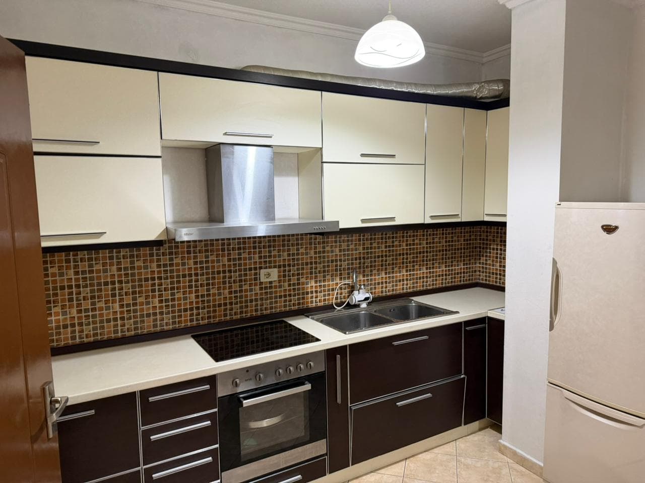 Jepet Apartament 1+1 me qira – Astir ! 3