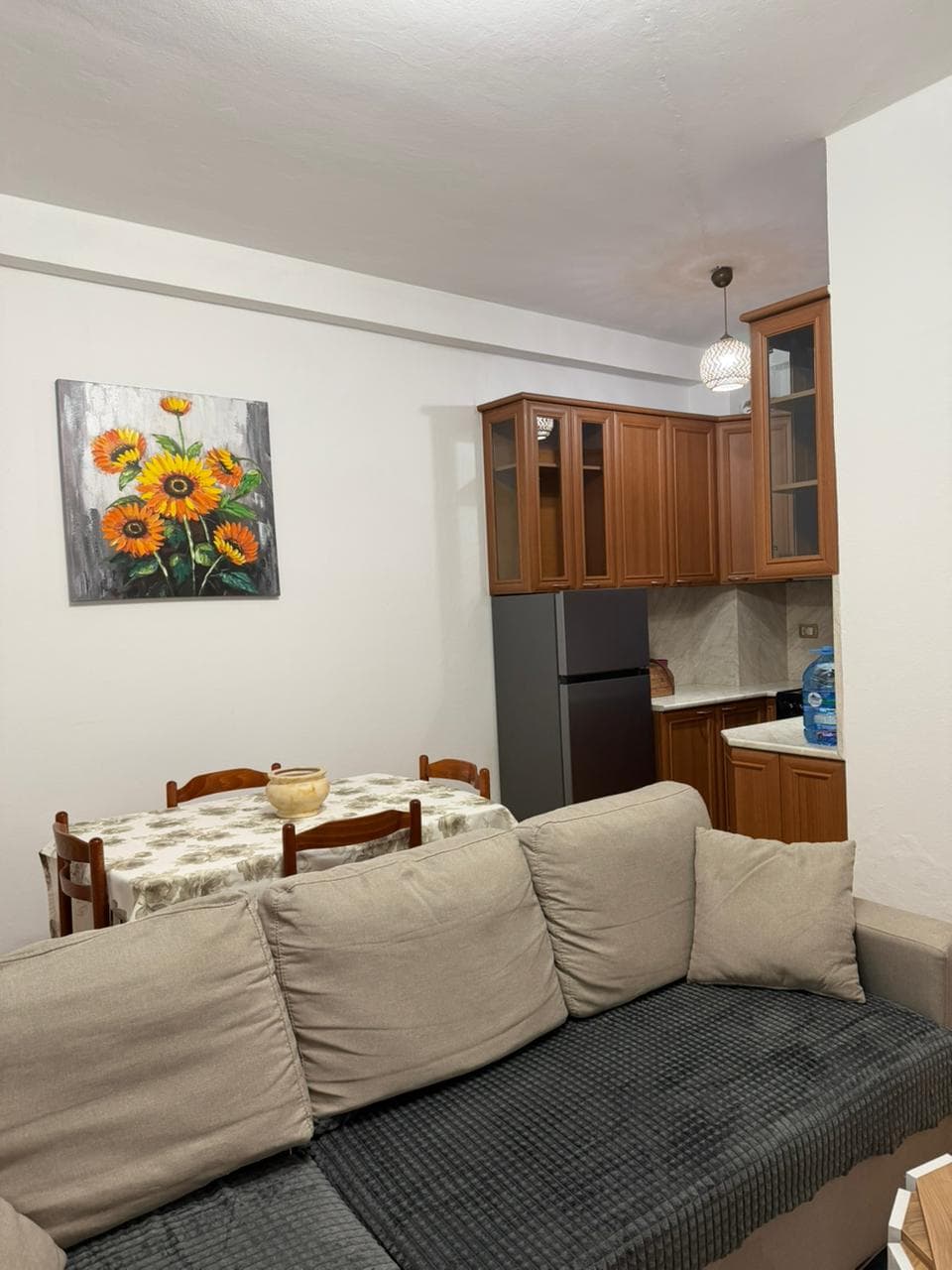 Jepet me Qira Apartament 1+1 + Ballkon – Komuna e Parisit ! 3