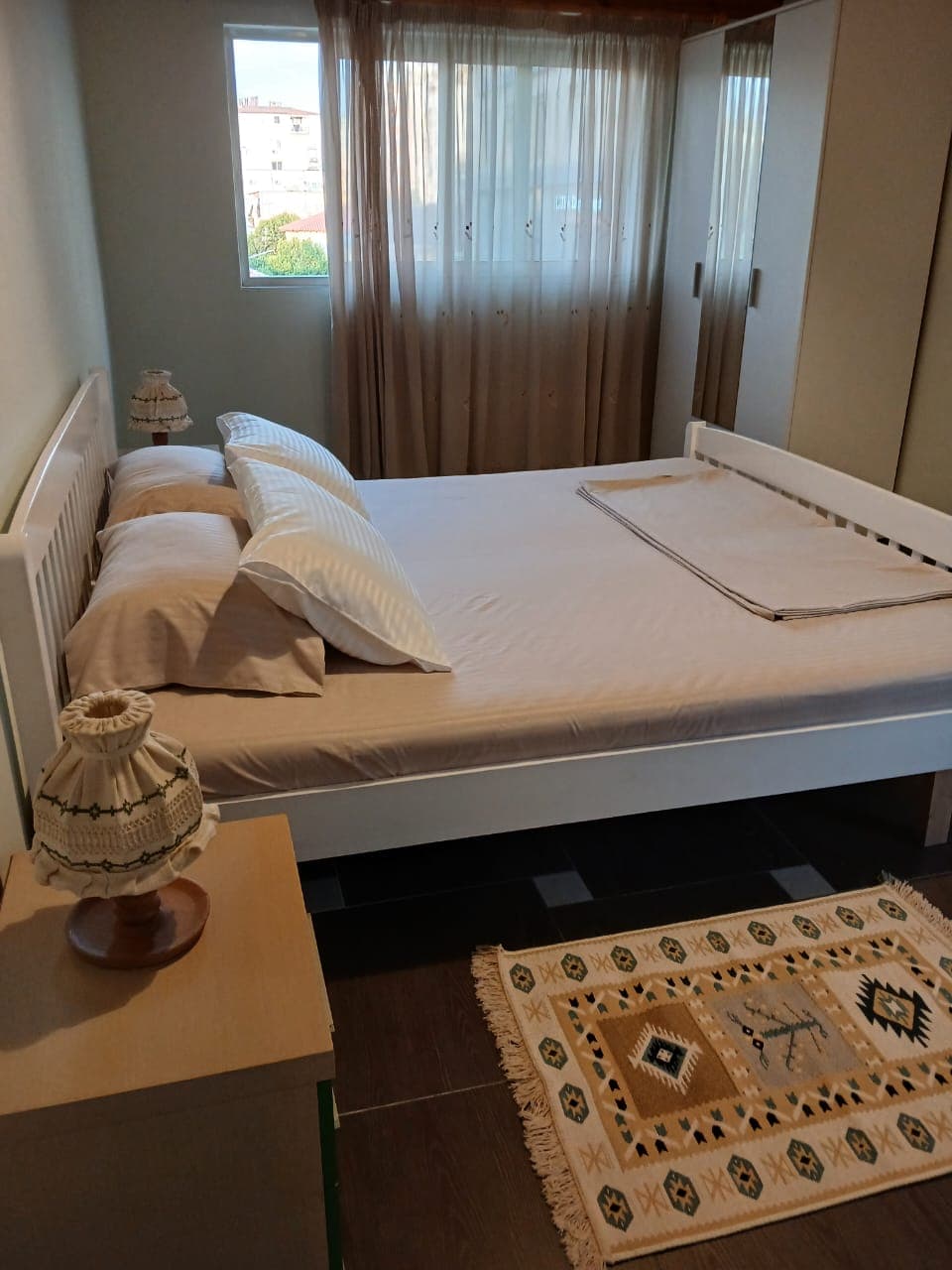 Apartament me qira 3+1 – Komuna e Parisit ! 4