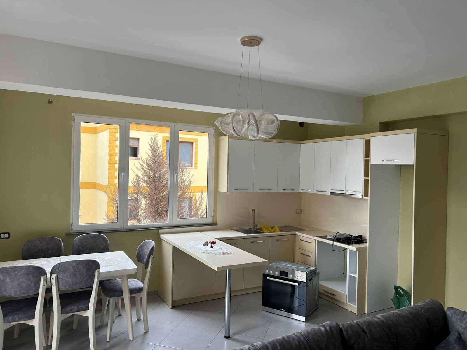 Apartament 2+1+2 me qira – pranë Spitalit Shefqet Ndroqi ! 3