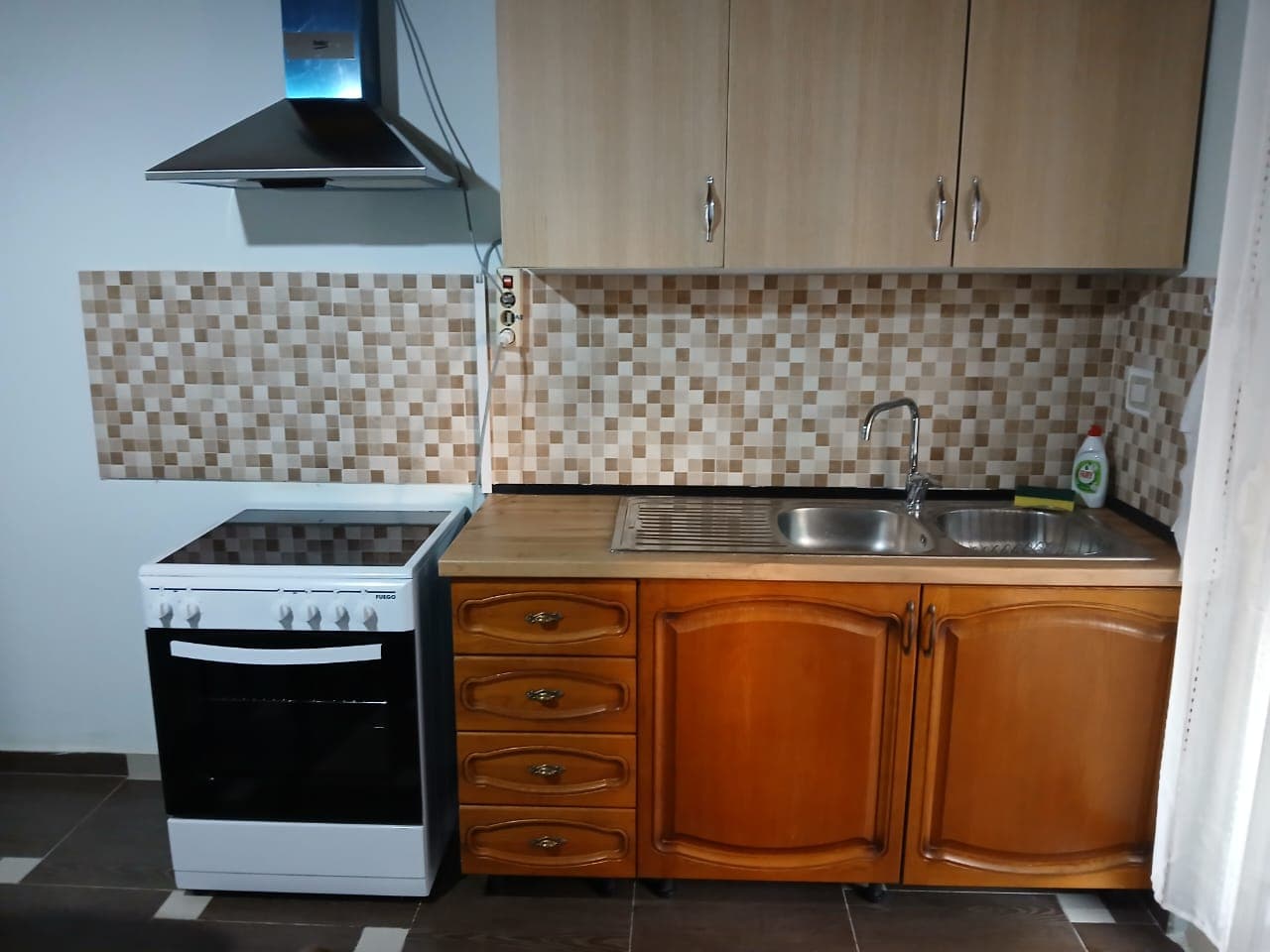 Apartament me qira 3+1 – Komuna e Parisit ! 2