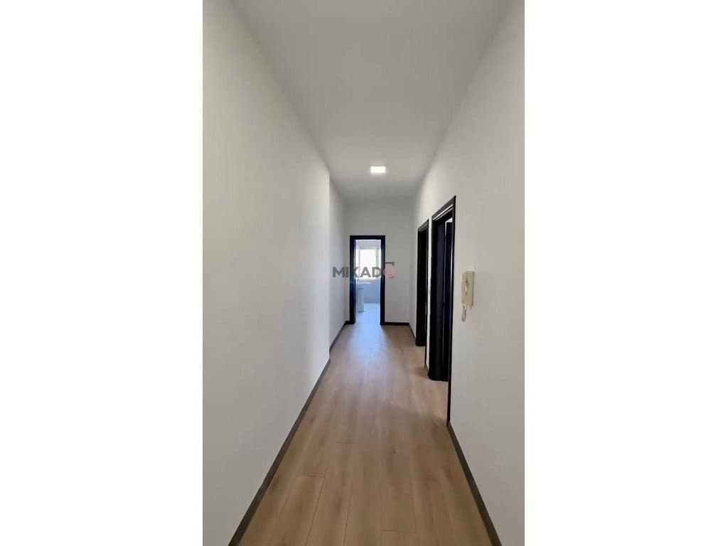 Shitet Apartament 2+1 prane Qendres Kristal! 4