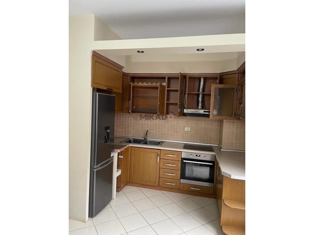 Apartament 2+1+2 + Ballkon me qira – Rruga Teodor Keko, Astir ! 4